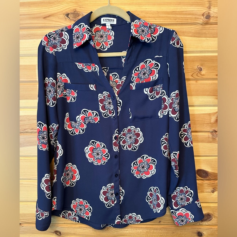 Express Portifino dress shirt. Long sleeves convert to 3/4 sleeves